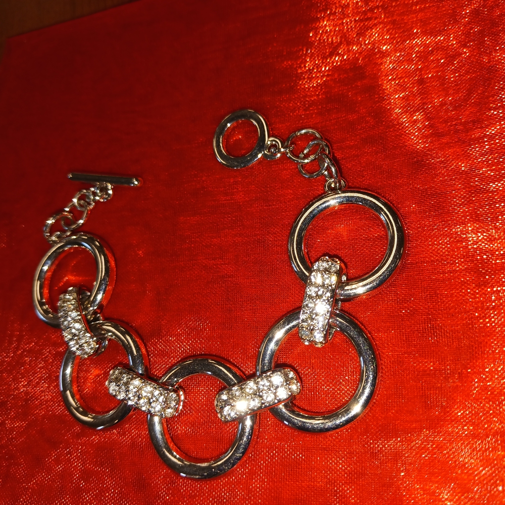 Toggle Bracelet - Picture 3 of 6